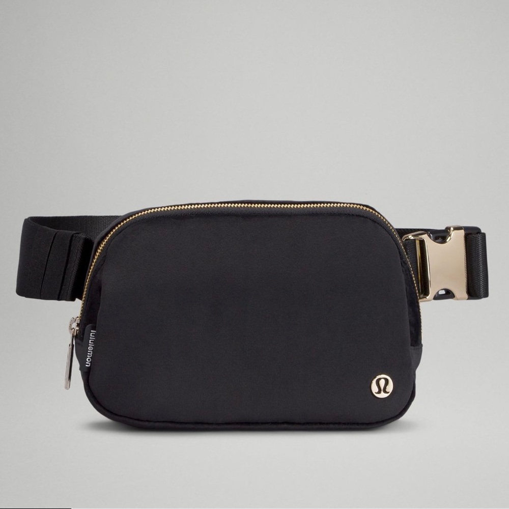 Lululemon Everywhere Belt Bag